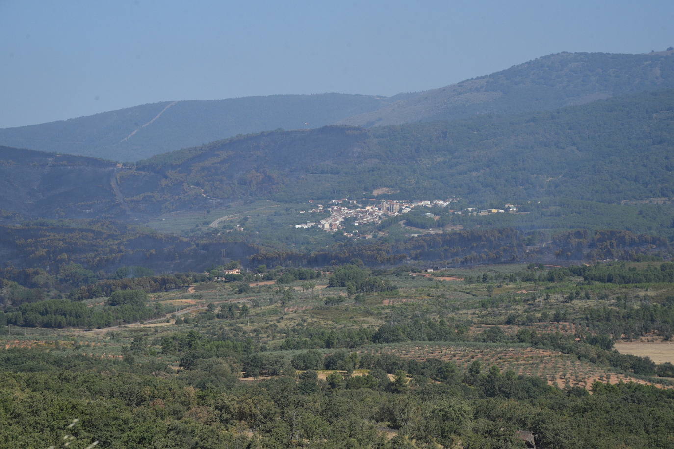 Fotos: Imágenes del segundo día del incendio iniciado en Santibáñez el Alto, en Sierra de Gata