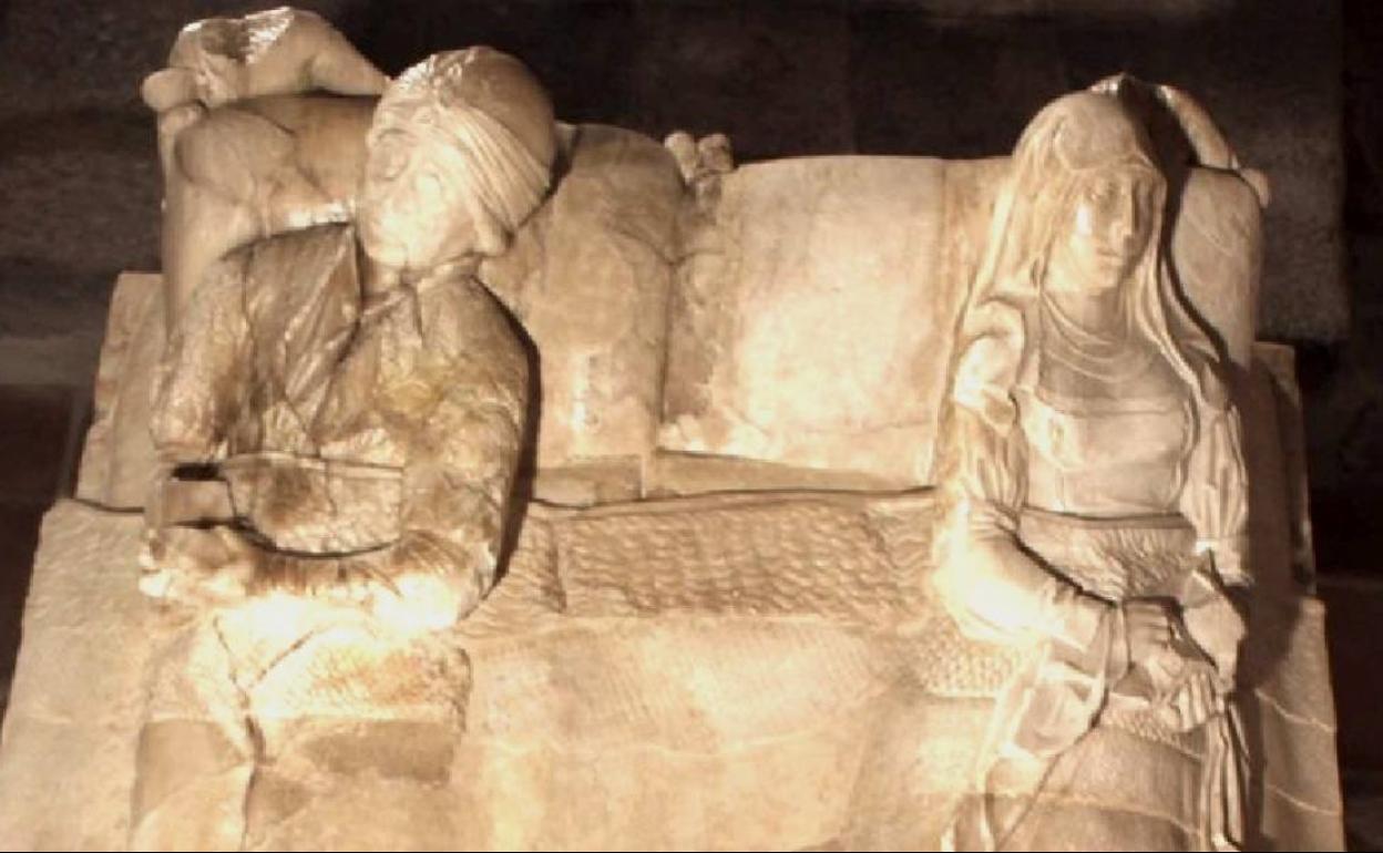 El monumento funerario ya rehabilitado por la Junta de Extremadura. 