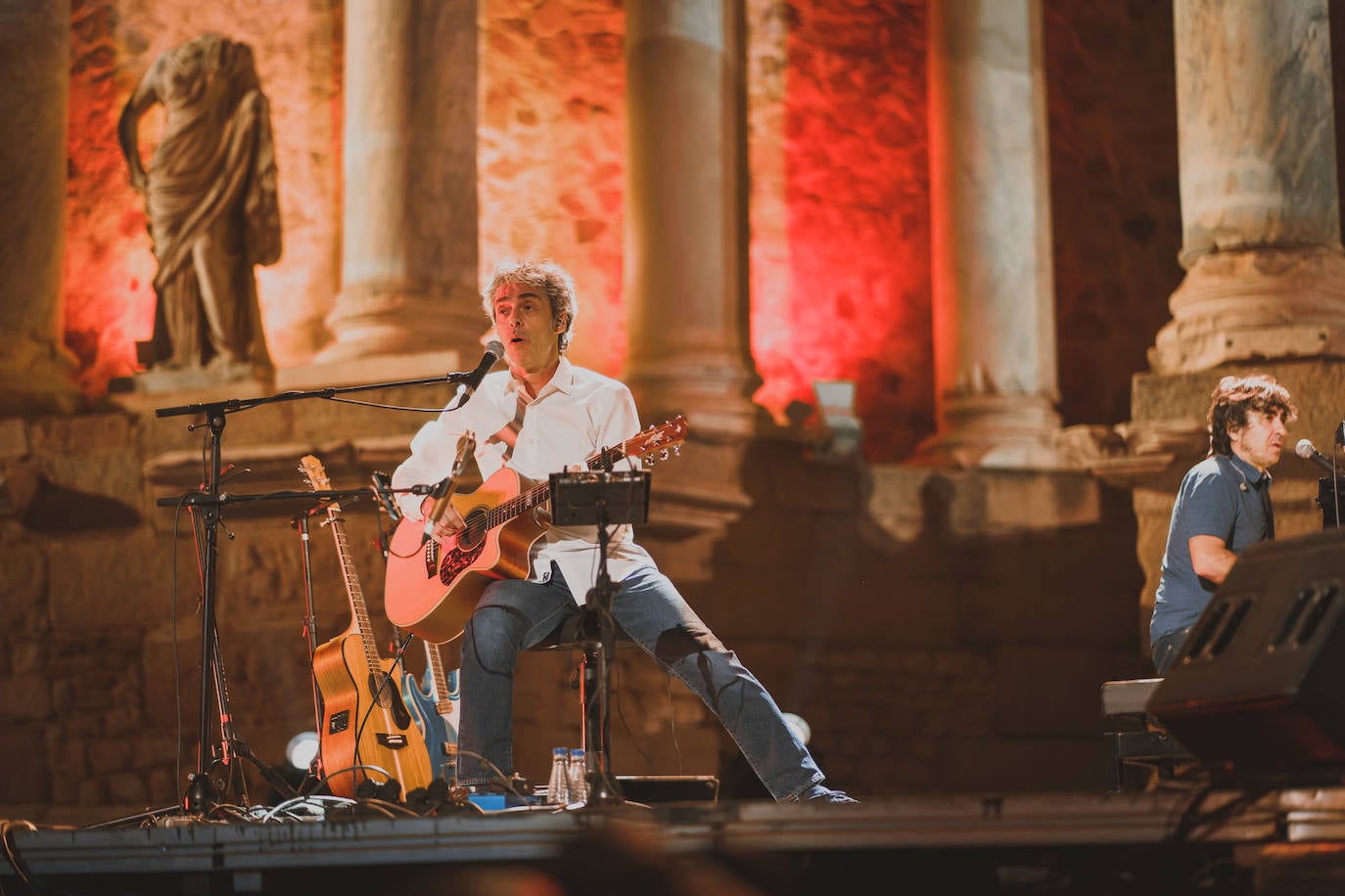 Fotos: El mítico rockero Miguel Ríos hace vibrar el estreno del Stone &amp; Music