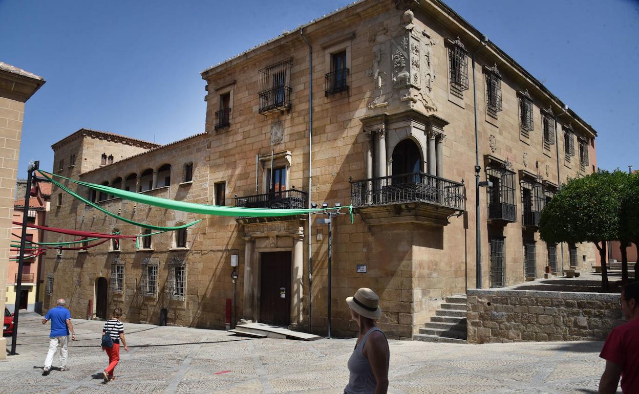 Casa del Deán, sede de los antiguos juzgados y futuro hotel. 