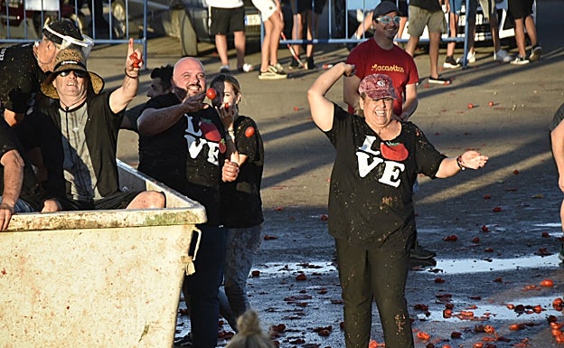 La alcaldesa Manuela Sancho y el presidente provincial del PP, Manuel Naharro, entregados a la batalla 
