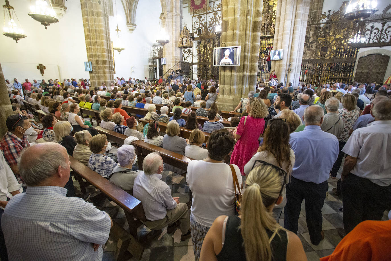 Fotos: Guadalupe vive su fiesta grande sin restricciones y recupera su procesión por el claustro mudéjar