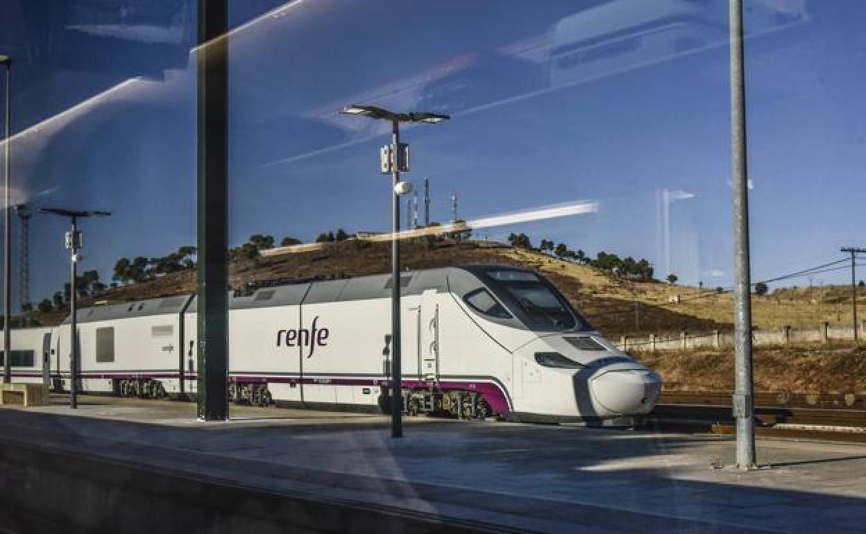 Transbordo y más de una hora de retraso por una incidencia técnica en el Alvia Madrid-Badajoz