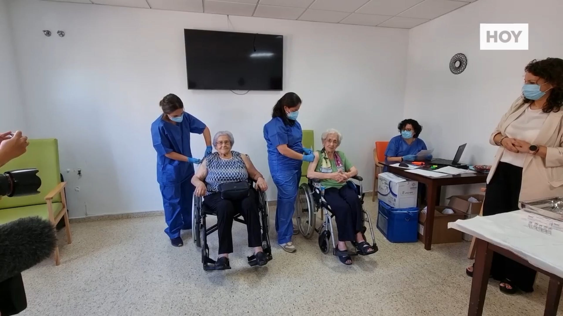 El SES comienza a administrar la cuarta dosis contra la covid en residencias