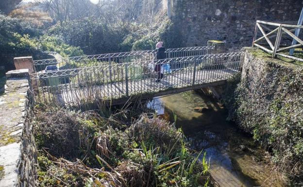 Acceso a la zona de Fuente Fría en la Ribera del Marco. 
