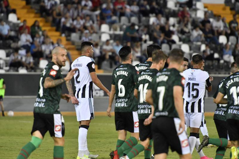 Fotos: Las mejores imágenes del Badajoz-Racing de Ferrol