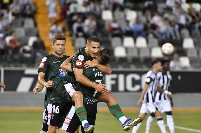 Fotos: Las mejores imágenes del Badajoz-Racing de Ferrol