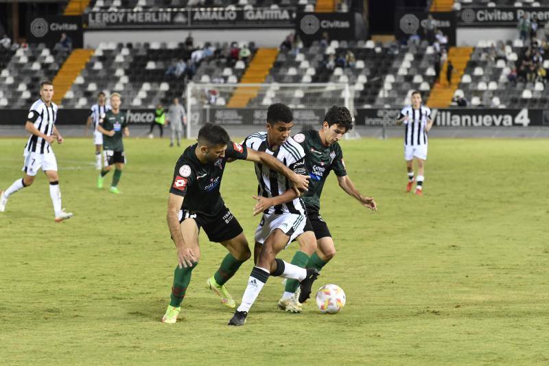 Fotos: Las mejores imágenes del Badajoz-Racing de Ferrol