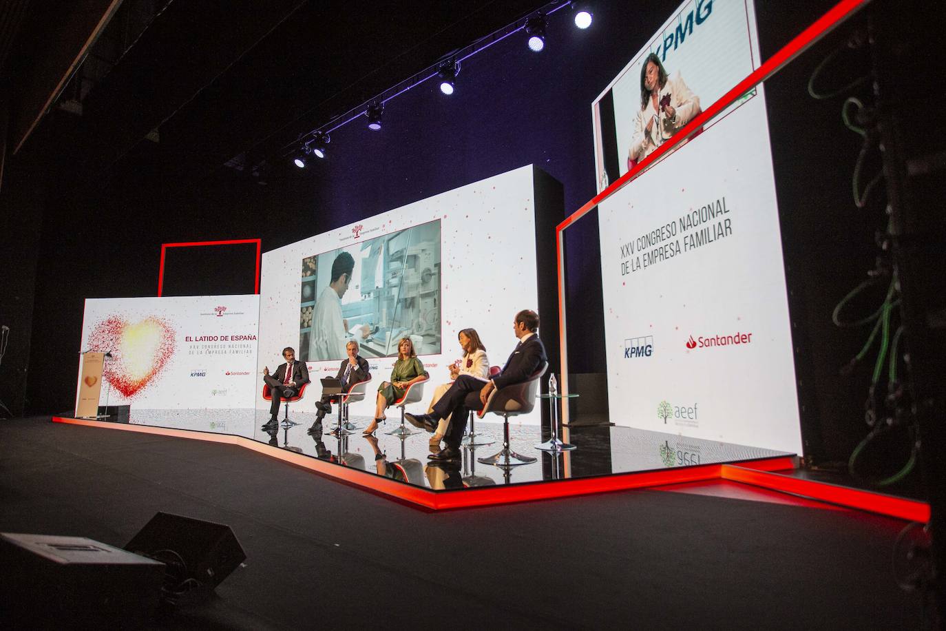 Fotos: Felipe VI inaugura el XXV Congreso Nacional de la Empresa Familiar en Cáceres