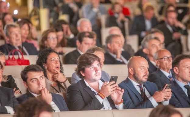 Participantes en el XXV Congreso de la Empresa Familiar que se ha clausurado este mediodía en Cáceres. 