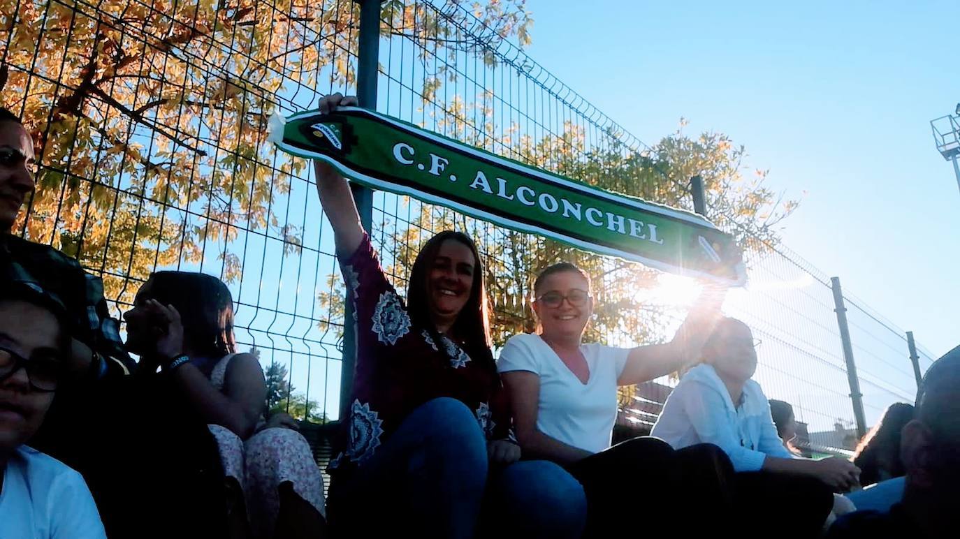 La afición alconchelera animó al equipo desde las gradas. 