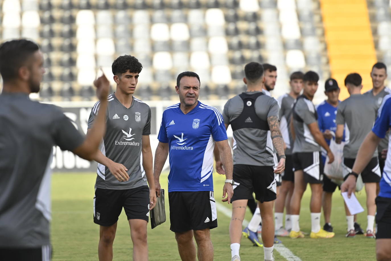 Fotos: Imágenes del entrenamiento del Badajoz