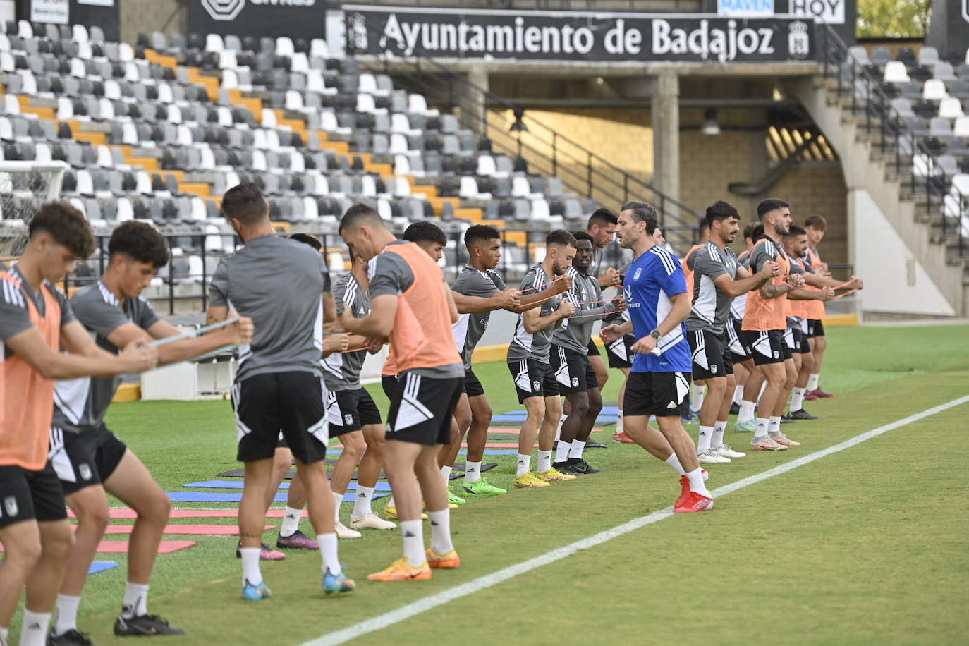 Fotos: Imágenes del entrenamiento del Badajoz