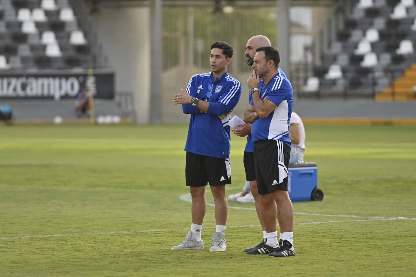 Fotos: Imágenes del entrenamiento del Badajoz