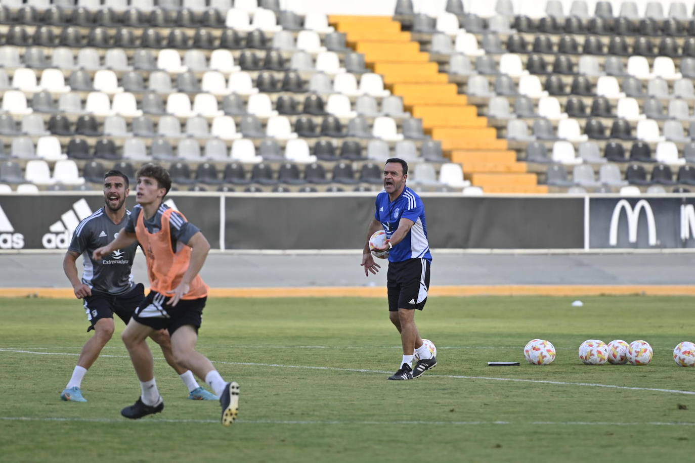 Fotos: Imágenes del entrenamiento del Badajoz