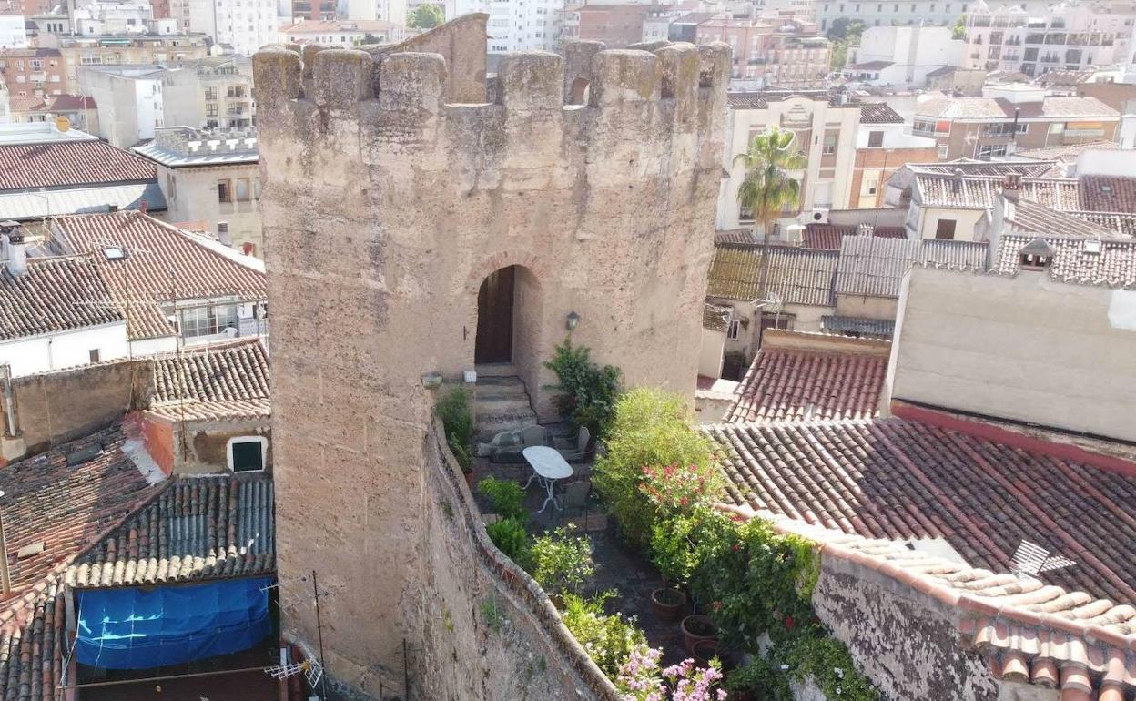 Imagen de la Torre Redonda y de un tramo de lienzo sacada del proyecto de restauración de la segunda fase de la muralla.