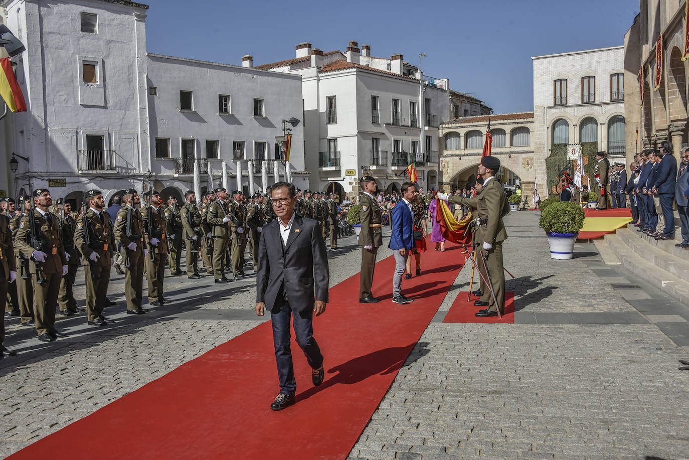 Fotos: La jura de bandera civil en Badajoz, en imágenes