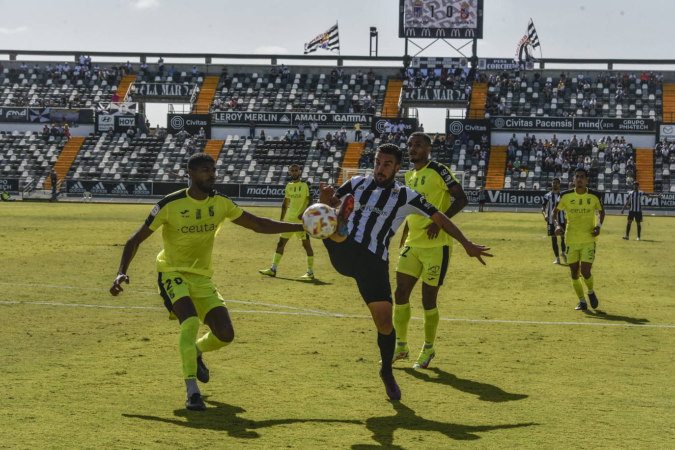 Fotos: El partido Badajoz-Ceuta, en imágenes