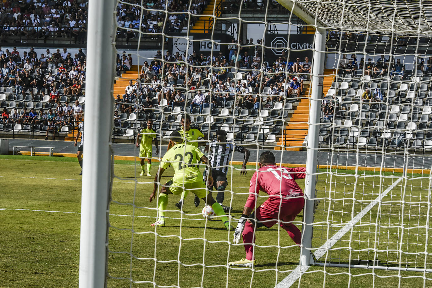 Fotos: El partido Badajoz-Ceuta, en imágenes