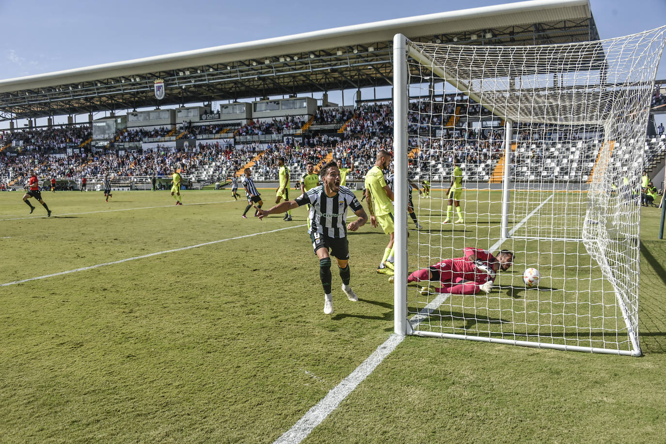 Fotos: El partido Badajoz-Ceuta, en imágenes