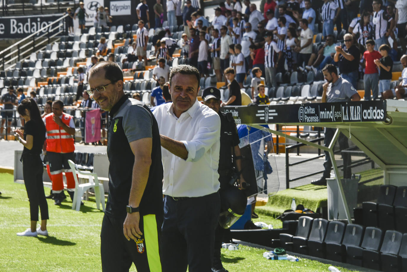 Fotos: El partido Badajoz-Ceuta, en imágenes