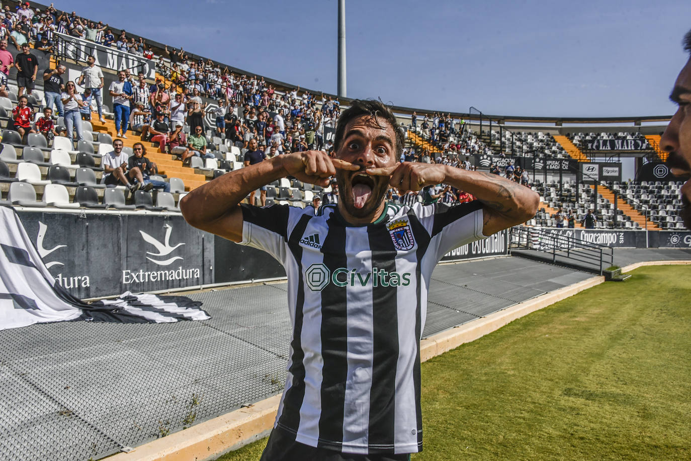 Fotos: El partido Badajoz-Ceuta, en imágenes