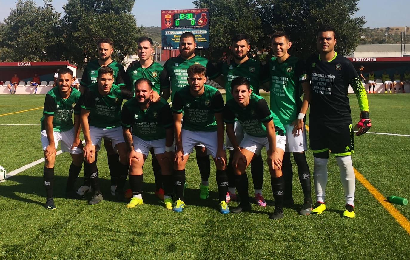 Convocados del Alconchel para el encuentro frente al Villar del Rey, el pasado domingo. 