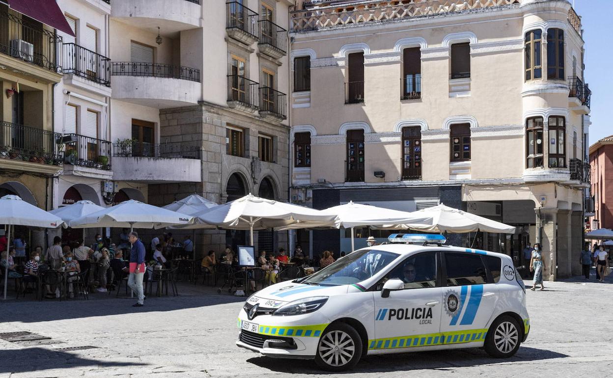 Policía Local en la Plaza Mayor. 