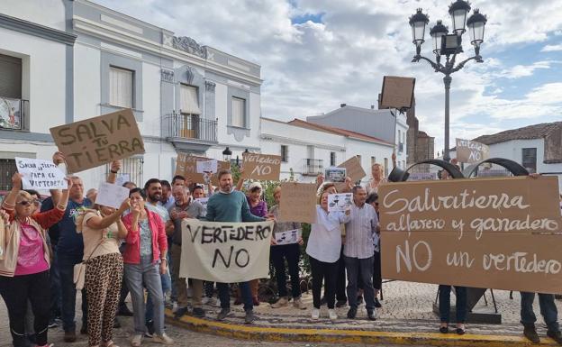 «Somos un pueblo alfarero y ganadero, no de vertedero»