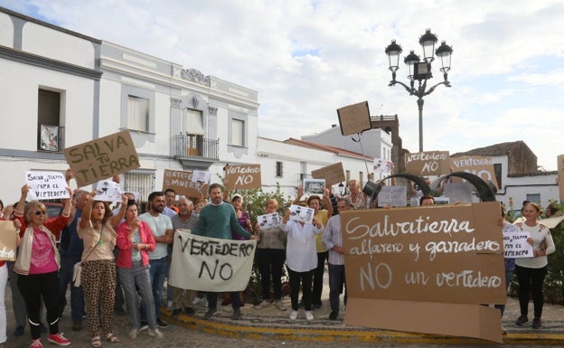 El vertedero de Salvatierra sobrepasa el previsto por el Plan regional de residuos