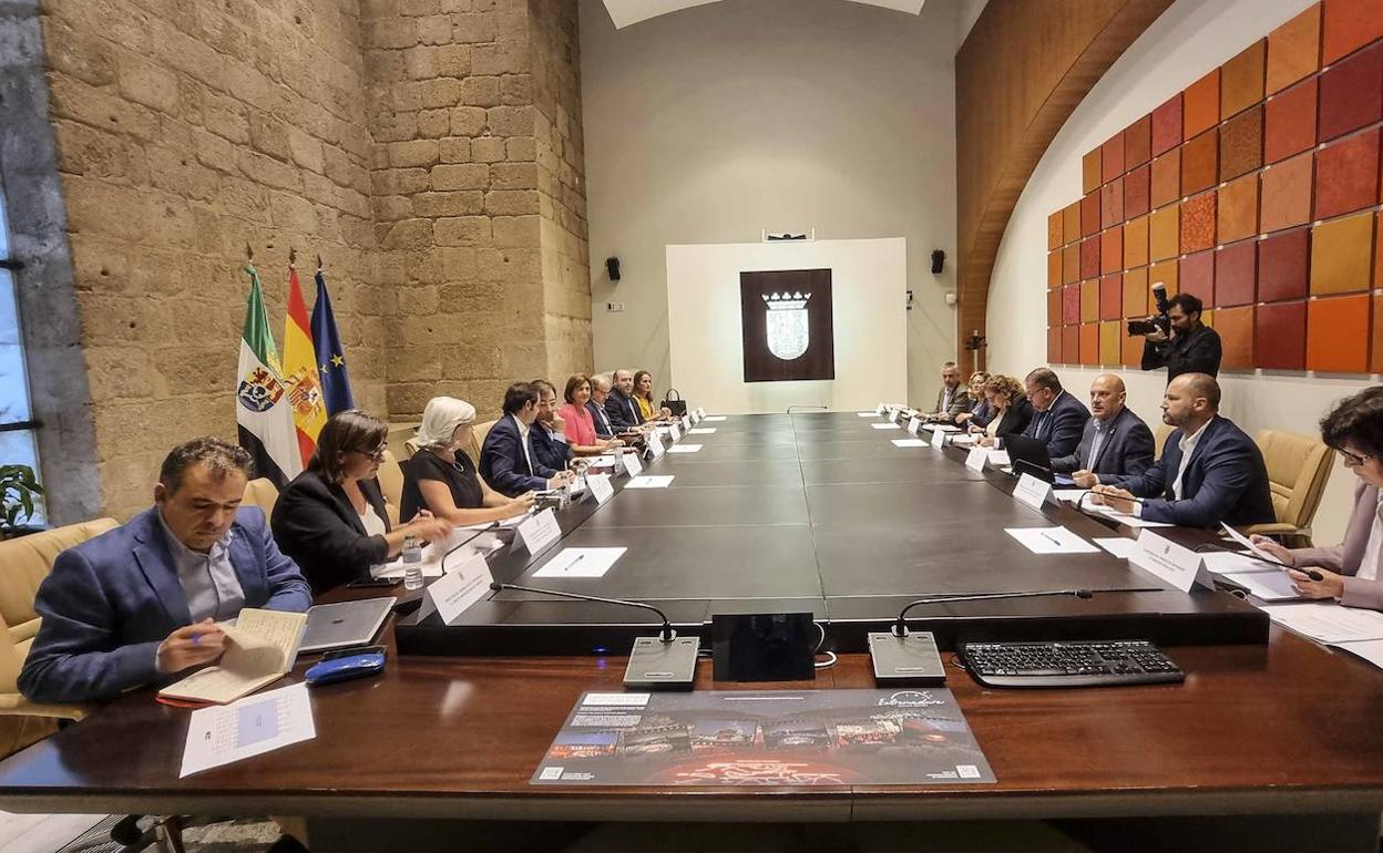 Reunión esta mañana del Estatuto de Capitalidad. 