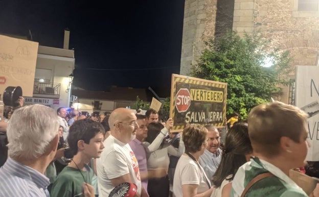 Imagen de una de las protestas protagonizadas por los vecinos de Salvatierra durante los últimos días.