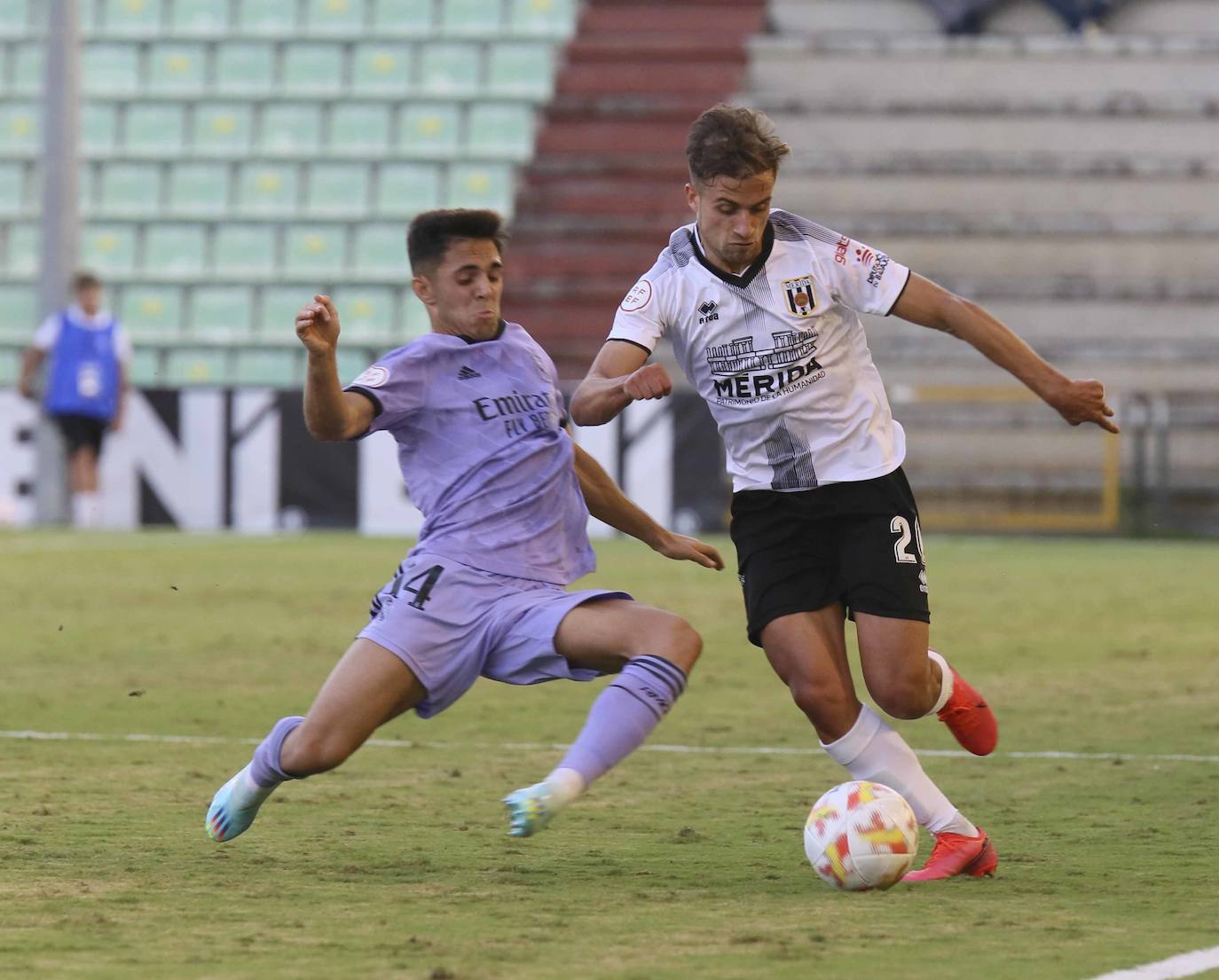 Fotos: Las mejores imágenes del Mérida-Real Madrid Castilla