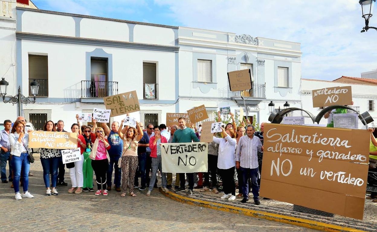 Concentración en Salvatierra el martes pasado. El próximo sábado está convocada una manifestación. 