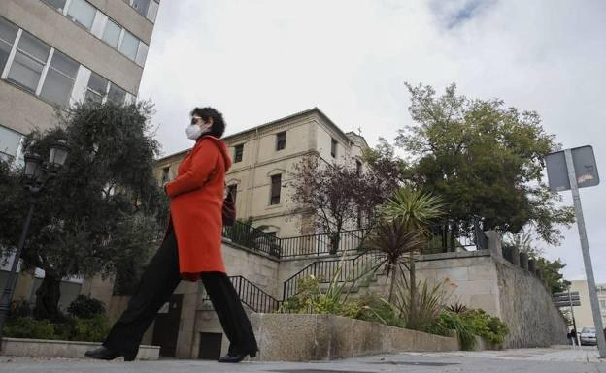 Vista exterior del antiguo hospital de la Montaña. 