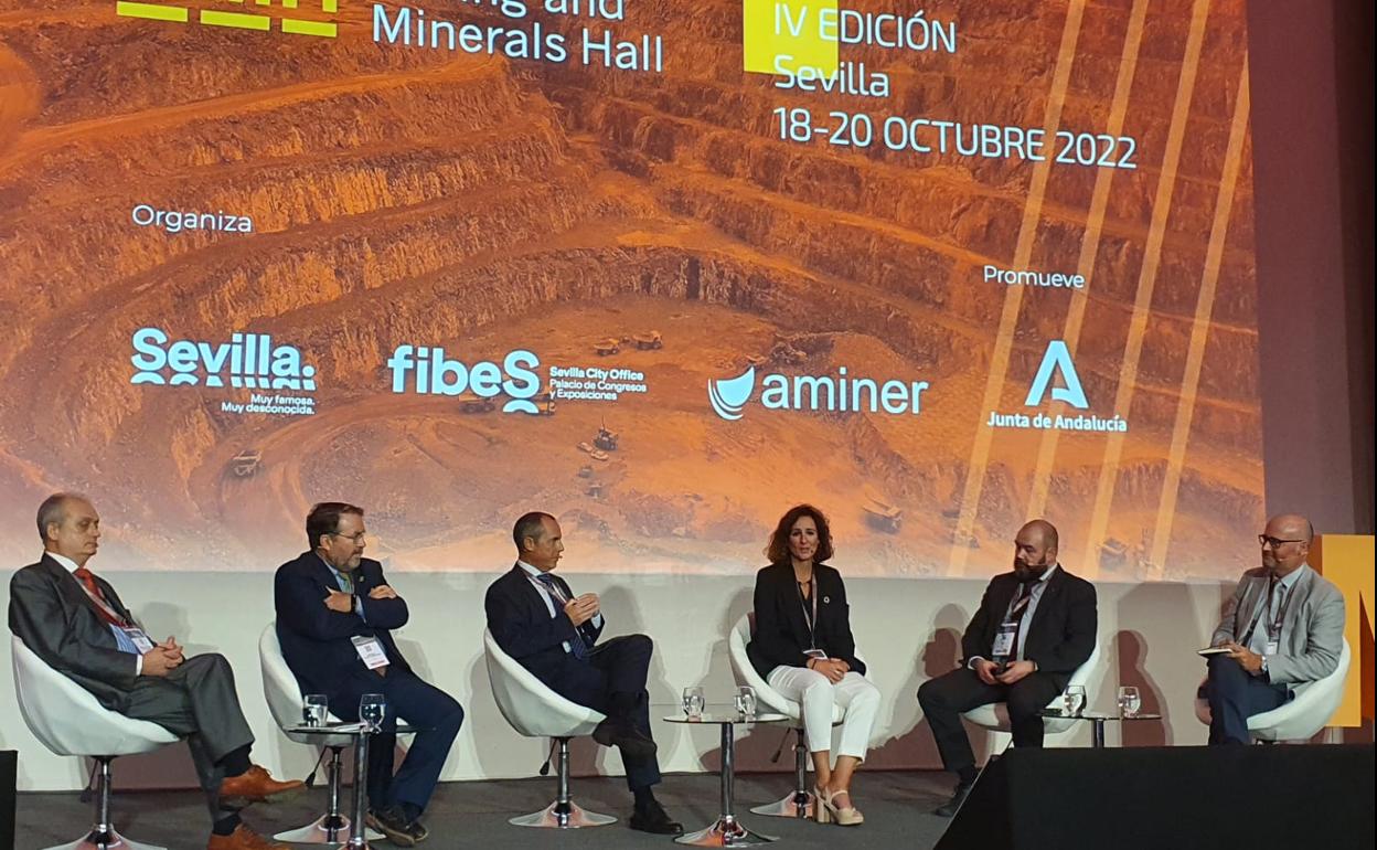 La consejera para la Transición Ecológica y Sostenibilidad durante su intervención en el salón Mining and Minerals Hall. 