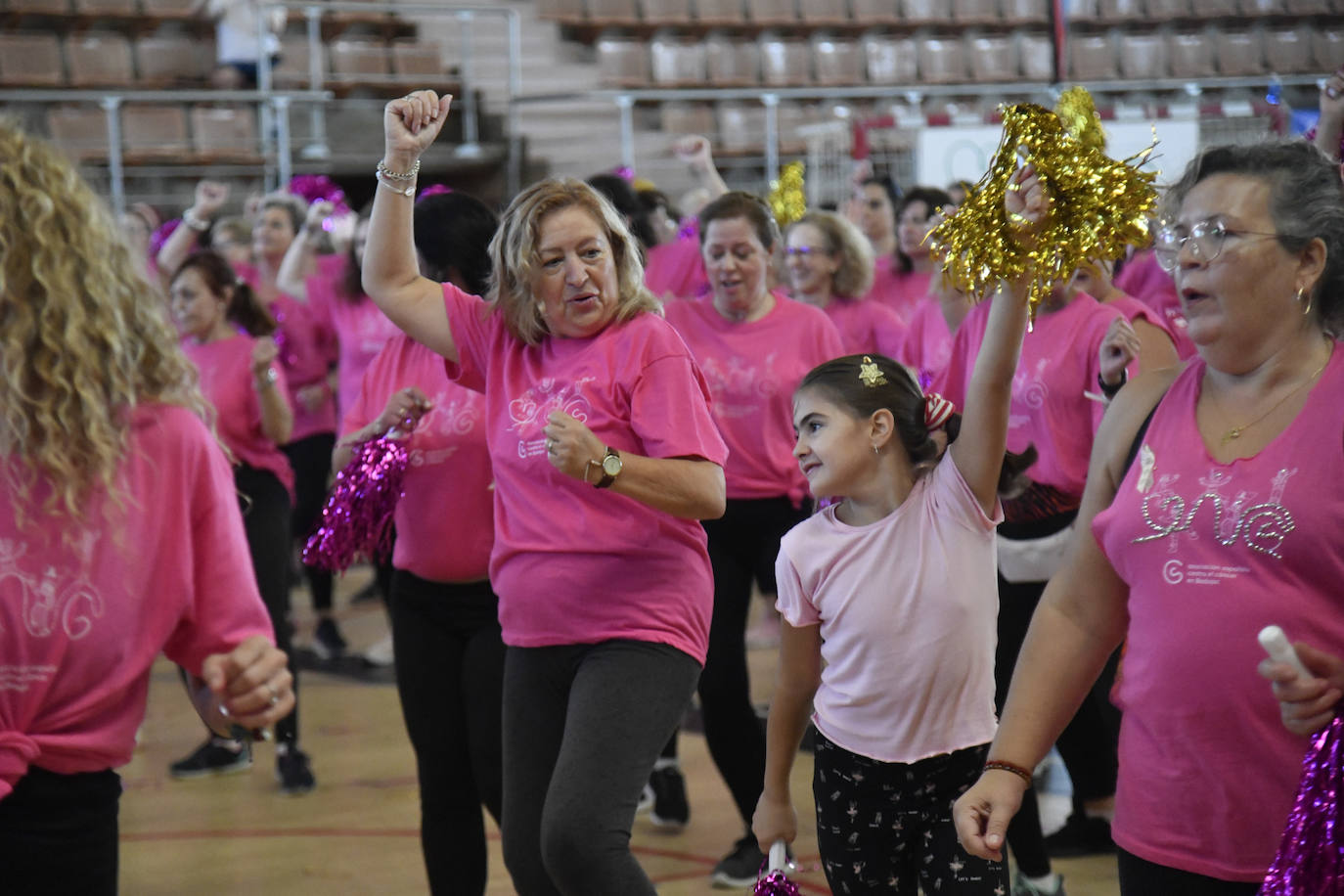 Fotos: Zumba contra el cáncer de mama en Badajoz