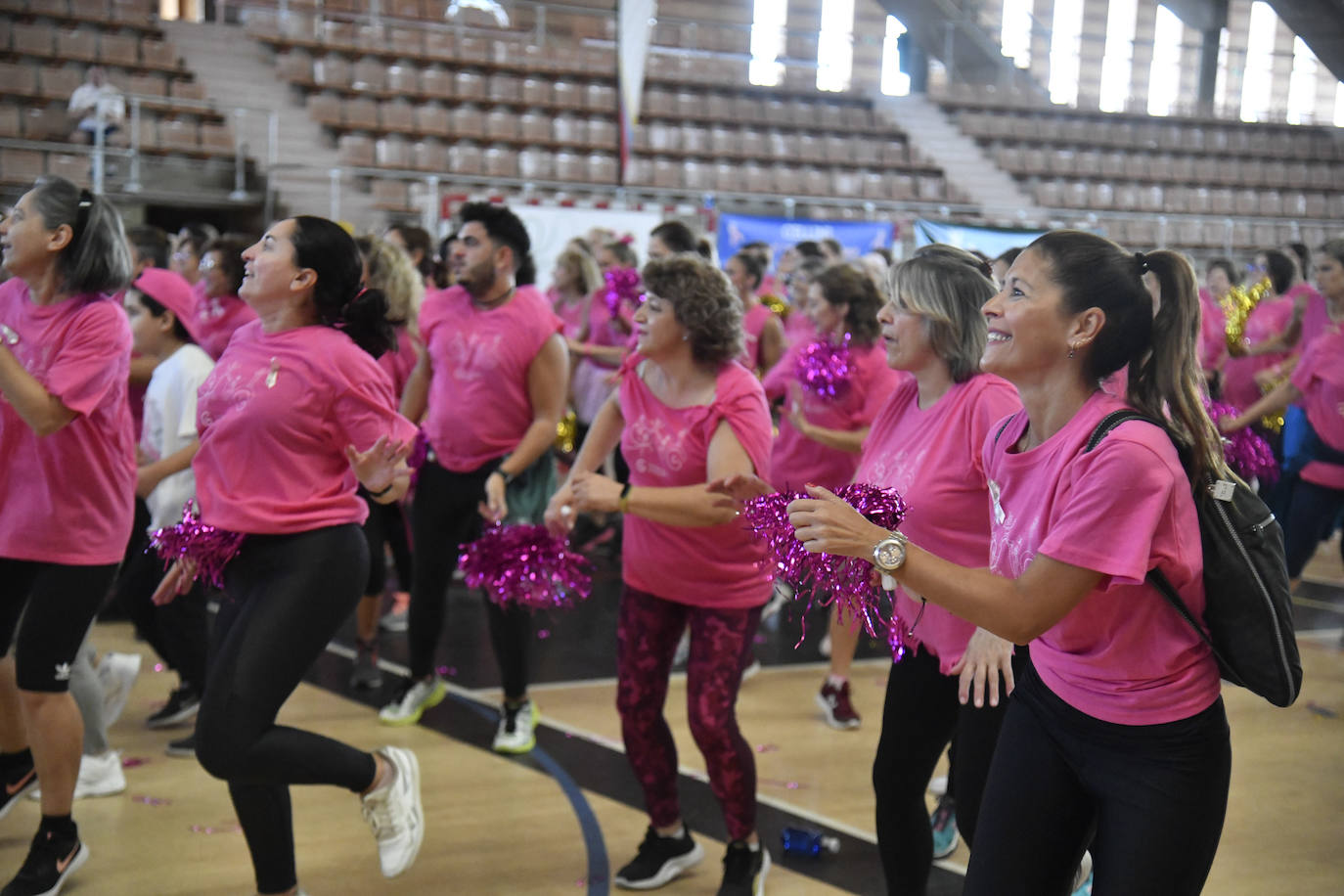 Fotos: Zumba contra el cáncer de mama en Badajoz