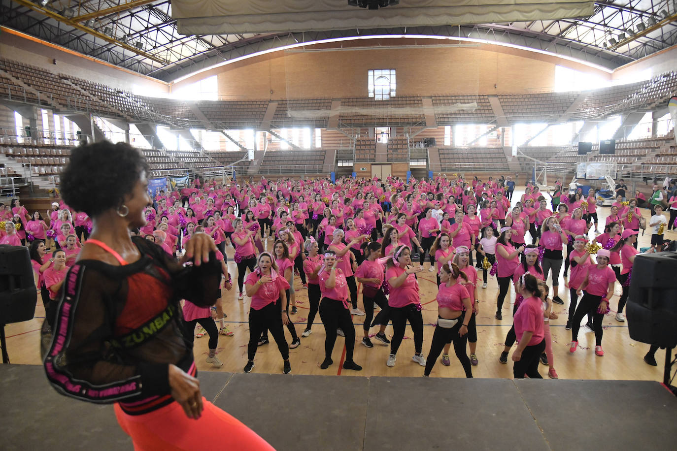 Fotos: Zumba contra el cáncer de mama en Badajoz