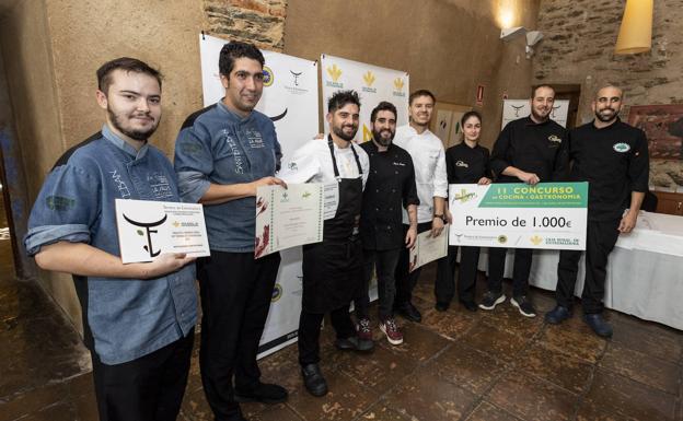 Todos los participantes en el concurso de cocina.