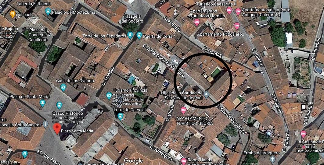 Imagen actual de Cáceres. Rodeado con un círculo el sitio en el que estaba la Plazuela del Aire.