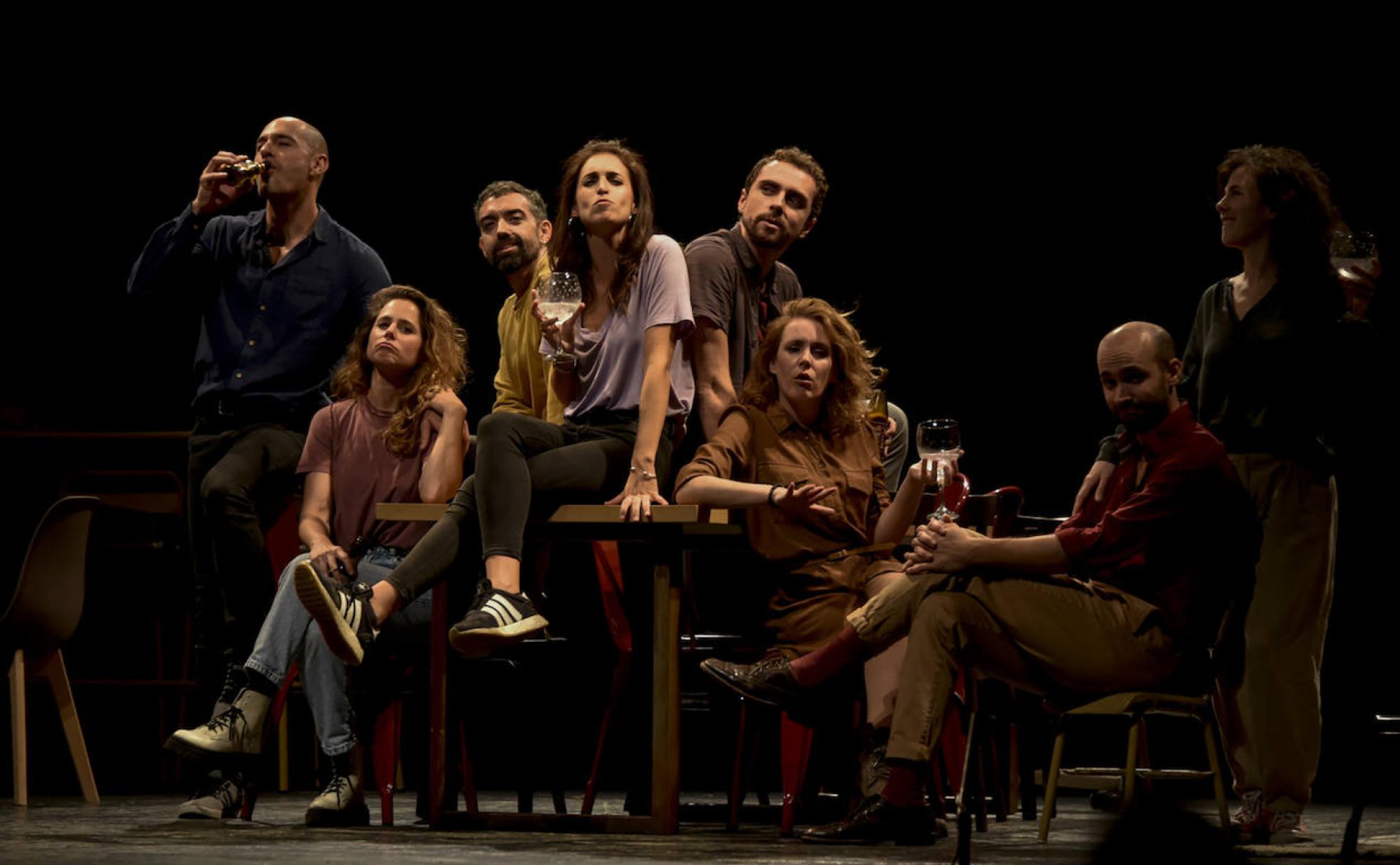 Cluster cerró la 45 edición del Festival Internacional de Teatro. 