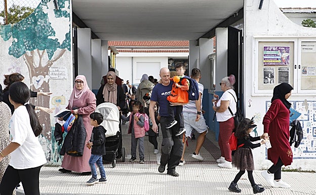 Salida de los escolares del colegio Gonzalo Encabo el pasado viernes. 