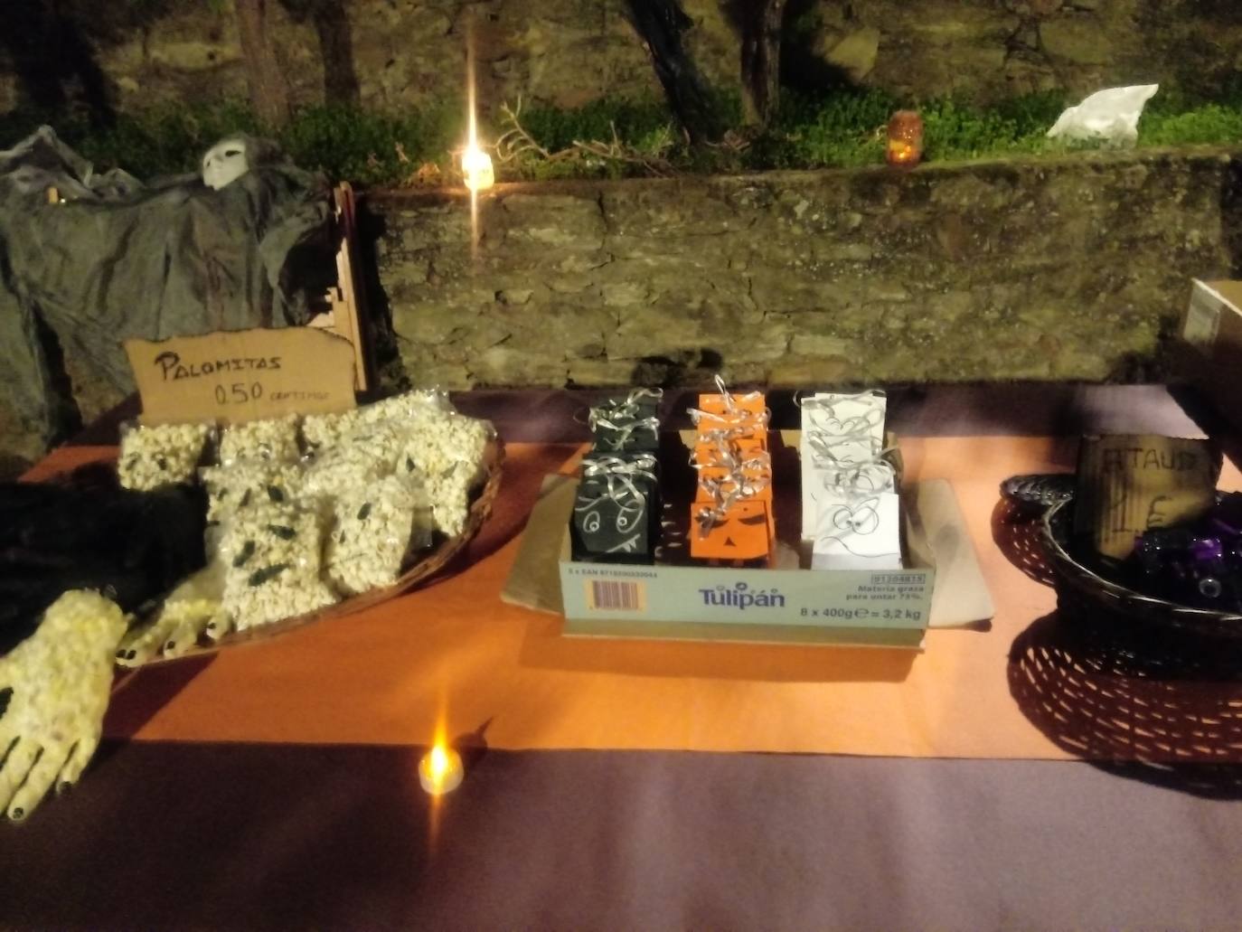 La calle Venero y su entorno acogieron las activiadades de 'Noche de Ánimas' 2022. 