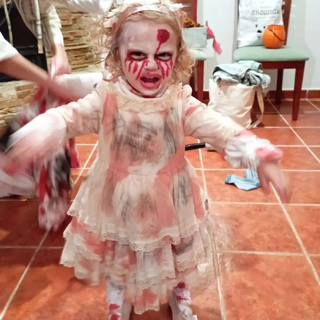 La calle Venero y su entorno acogieron las activiadades de 'Noche de Ánimas' 2022. 