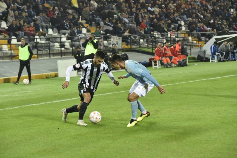 Fotos: El Badajoz se reencuentra con la victoria (1-0)