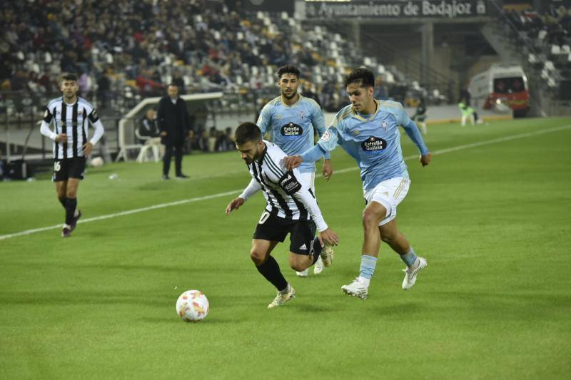 Fotos: El Badajoz se reencuentra con la victoria (1-0)