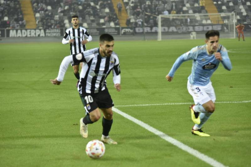 Fotos: El Badajoz se reencuentra con la victoria (1-0)