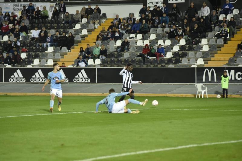 Fotos: El Badajoz se reencuentra con la victoria (1-0)