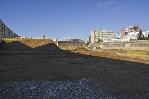El alcalde de Badajoz, Ignacio Gragera, visita la evolución de las obras